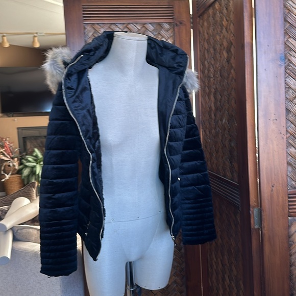 BRAND NEW Fashion Nova NWT Large Velour Puffer Jacket - Black - Picture 2 of 9